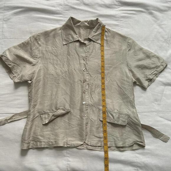 Tan silk vintage button up tie back blouse Size small - Picture 4 of 5